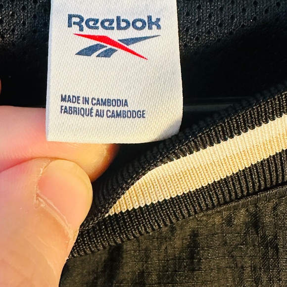 Reebok women’s vector pullover - Picture 6 of 9